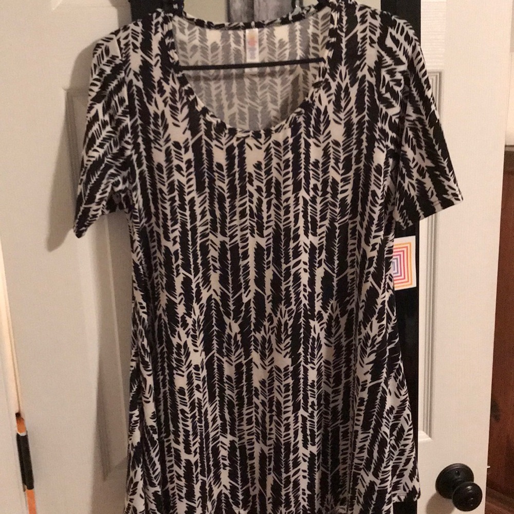 LULAROE Perfect T